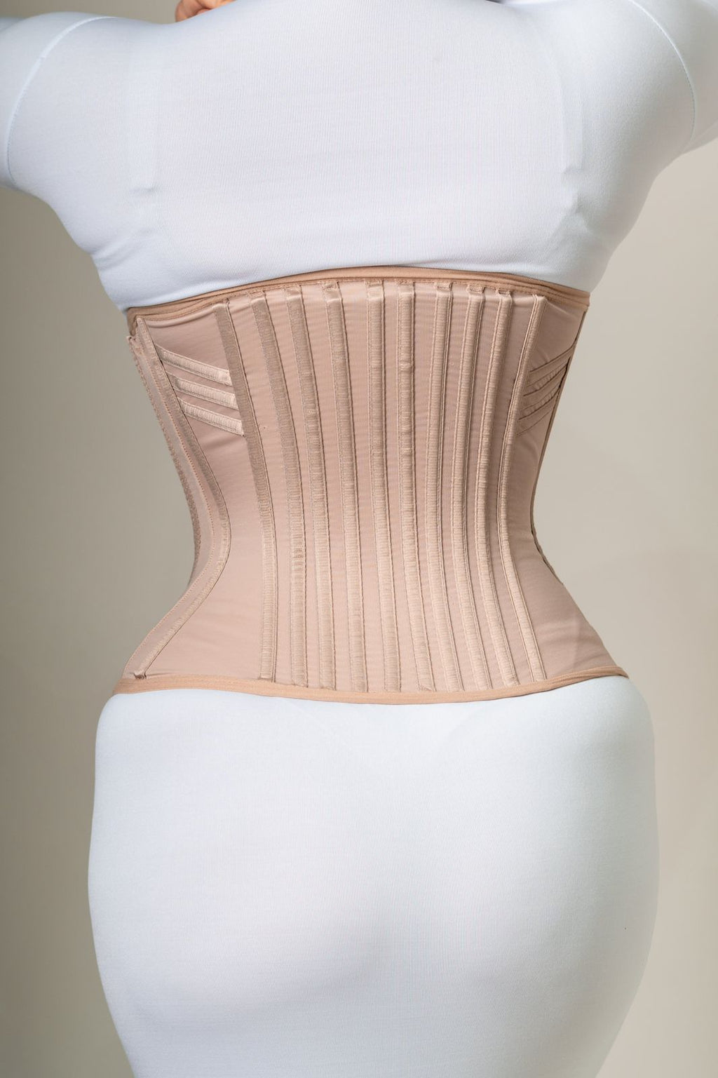 Cinta Modeladora 30 Barbatanas com Ziper Regulador