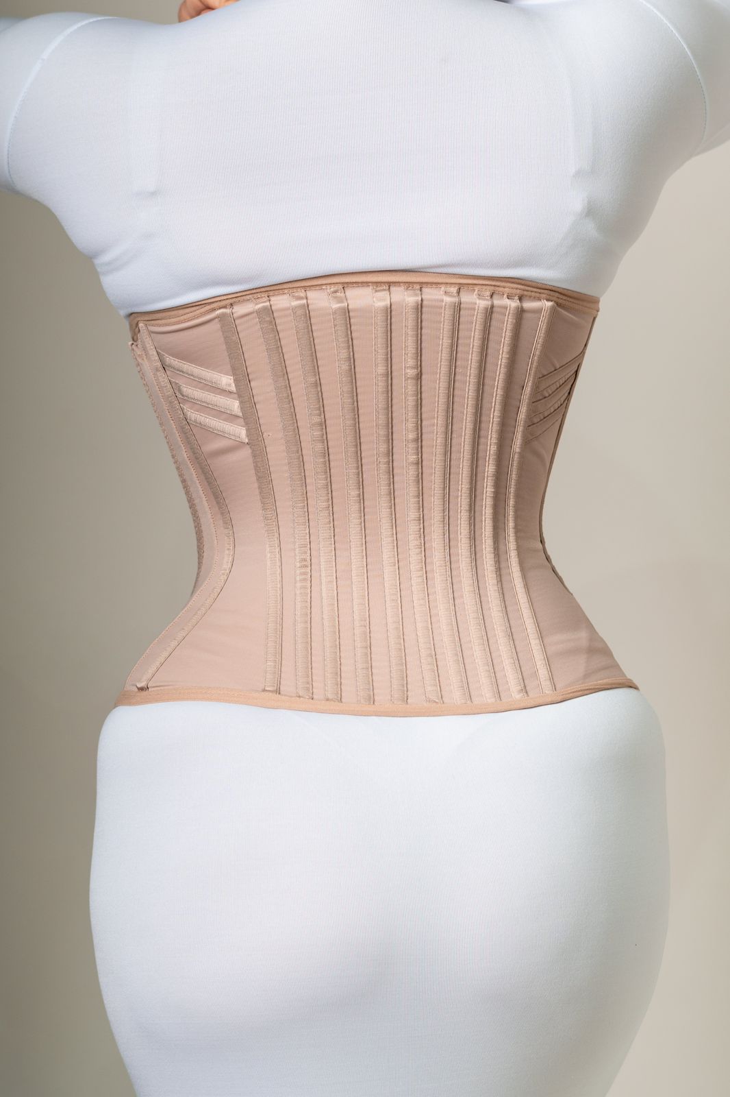 Cinta Modeladora 30 Barbatanas com Ziper Regulador