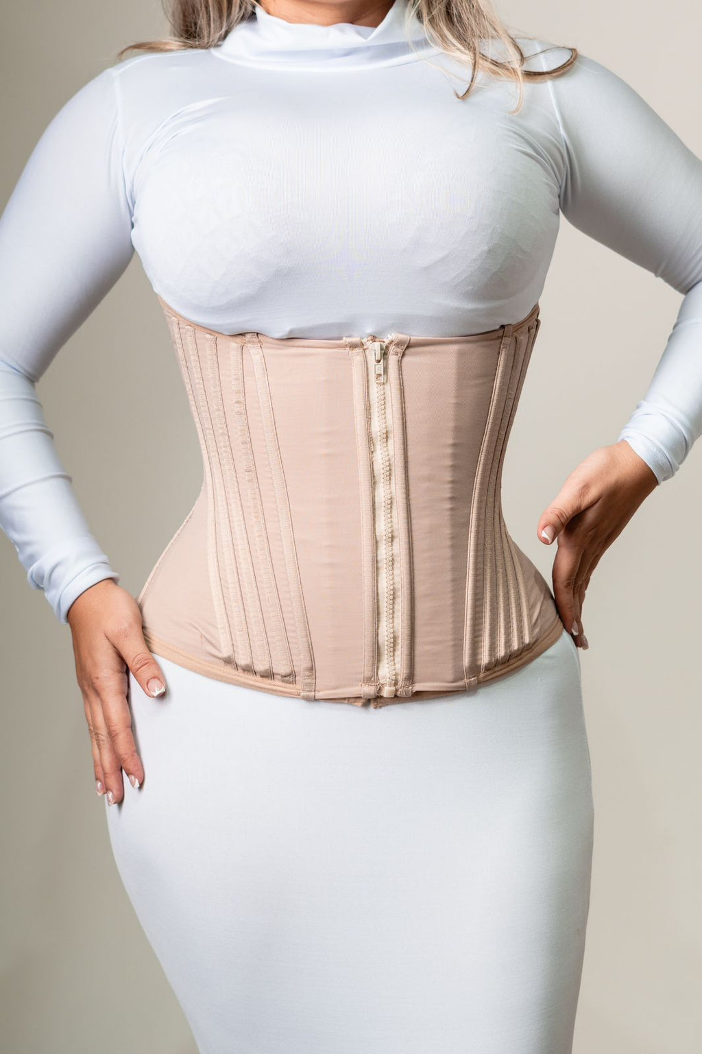 Cinta Modeladora 30 Barbatanas com Ziper Regulador