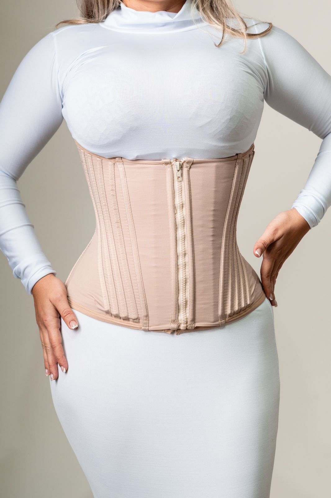 Cinta Modeladora 30 Barbatanas com Ziper Regulador